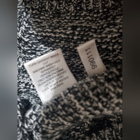 New York & Company sweater - Picture 6 of 7